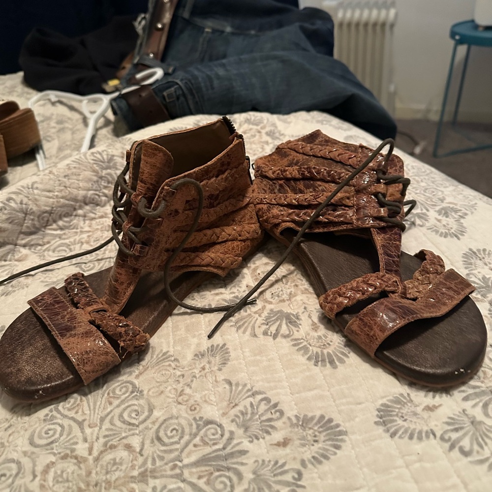 Braided Leather Sandals - Brown